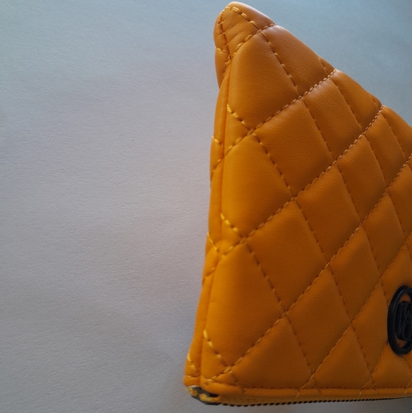 Badgley Mischka Diamond Quilting Wristlet Clutch / Yellow - Picture 7 of 13